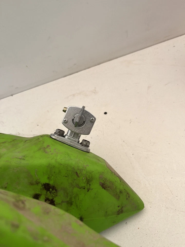 Kawasaki KX60 KX 60 1997 97 genuino OEM tanque de combustible pila de gasolina gasolina Foto 2 de 4