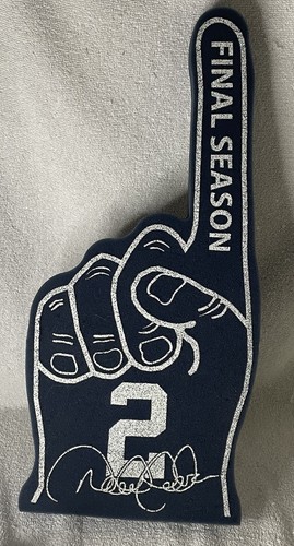New York Yankees Derek Jeter 2 Final Season Foam Finger Hand 2014 Made In USA - Picture 2 of 7
