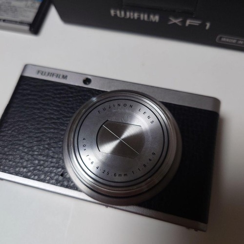 Fujifilm XF1 Black 12MP EXR Compact Camera Japan Model Tested Rare Retro Look - Picture 2 of 6