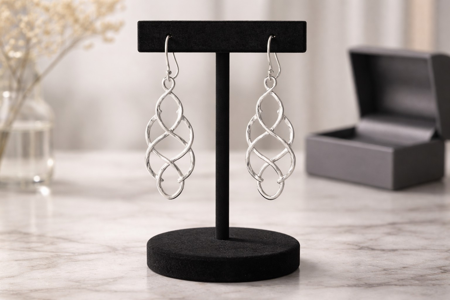 Hand-forged Silver Celtic Infinity braid/marquise… - image 2