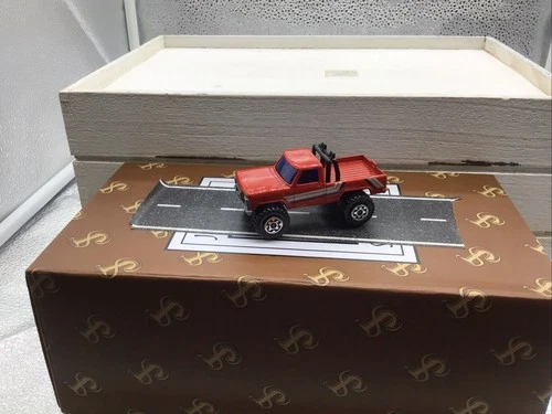 Vintage 1981 Matchbox Toy Car Mini Pickup Truck Pick-Up Orange 4x4 Old Retro