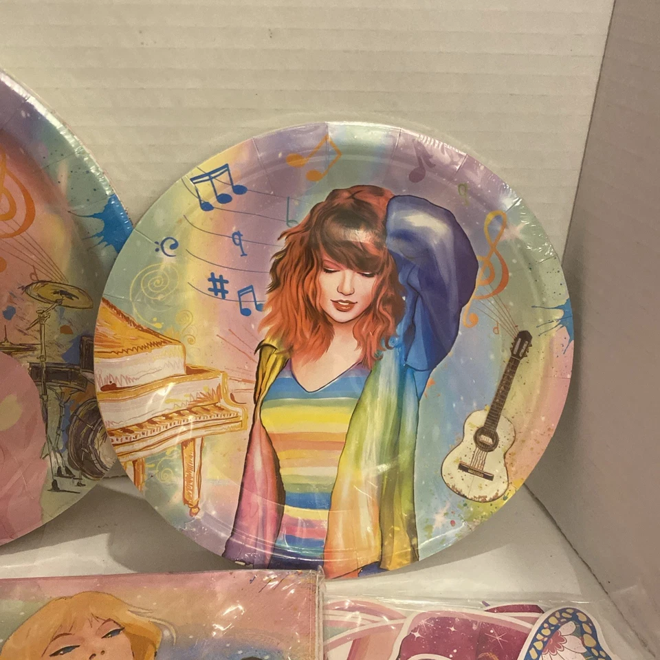 TAYLOR SWIFT Fiesta de Cumpleaños Banner Cupcake Top Mantel Utensilios Platos y MÁS Foto 3 de 4