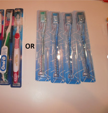 2 Oral B toothbrush or 4 compact head toothbrushes blue and green