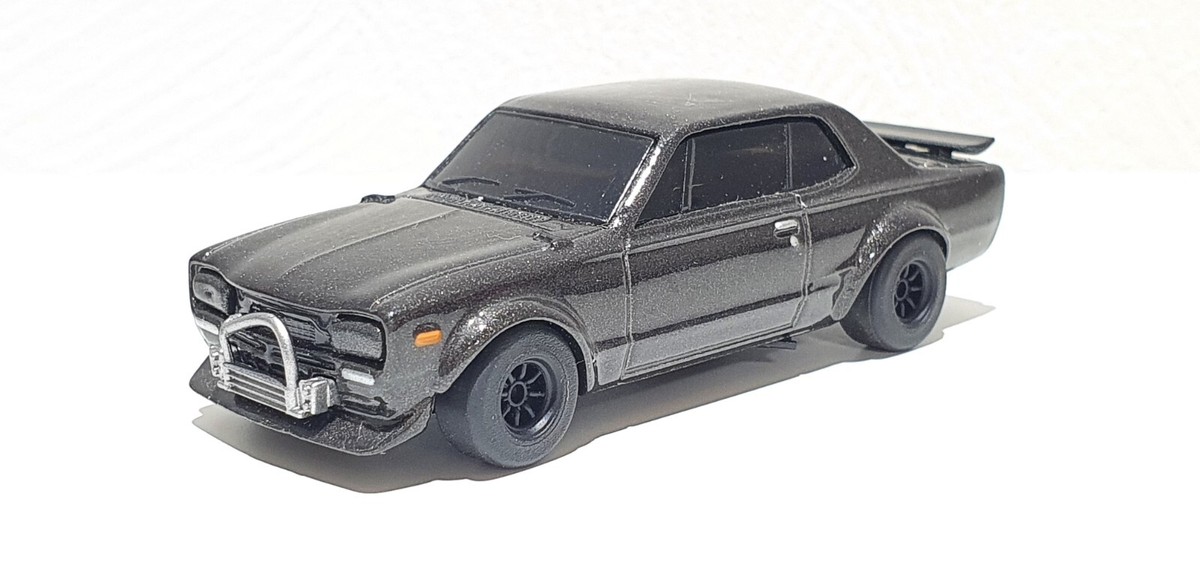 Nissan Skyline 2000 GT-R ミニカー 1/64 スケール INNO64 1:64 Nissan Skyline 2000GT-R (KPGC110) in Silver