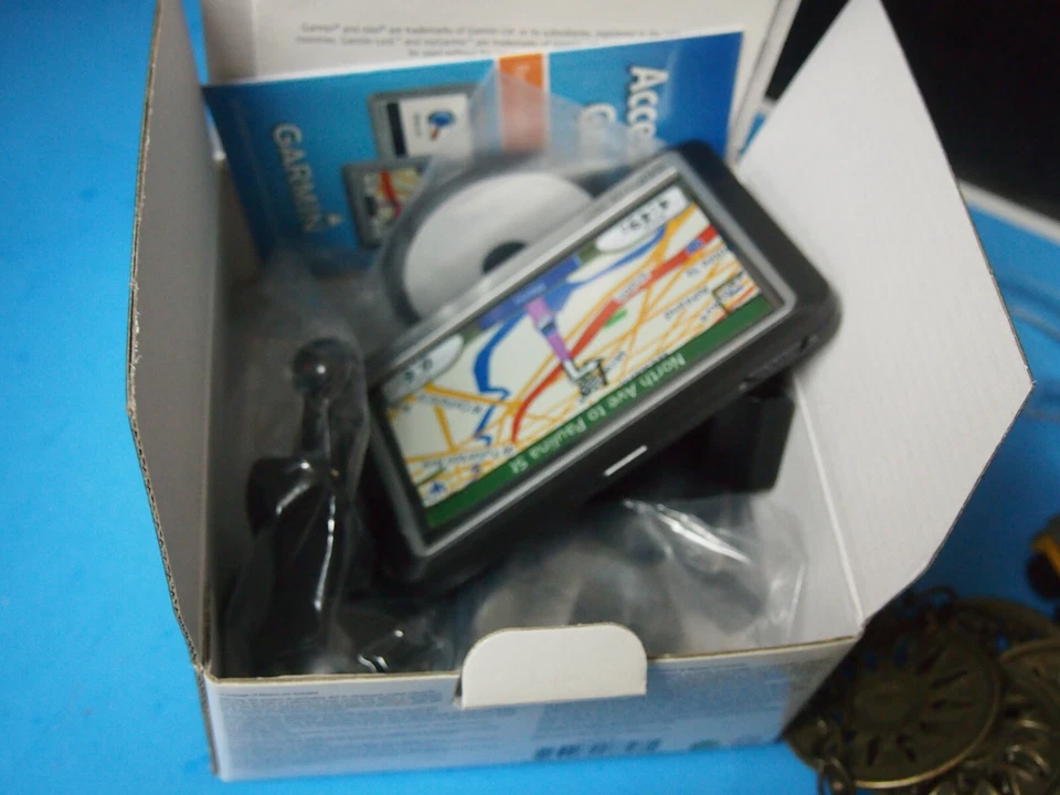 NEW Garmin nuvi260W GPS Navigation System w/ 4.3" Diag. Screen w/ Text to Speech - Image 4 of 4