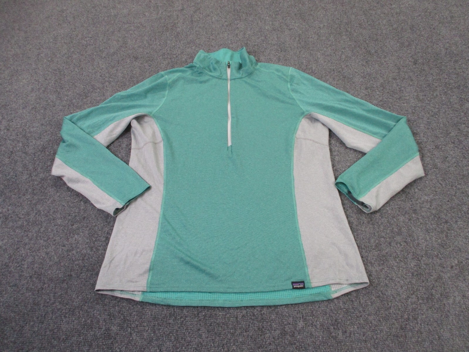 Patagonia Women Green L Capilene Base Layer Hiking Sweater for Outdoor Activities