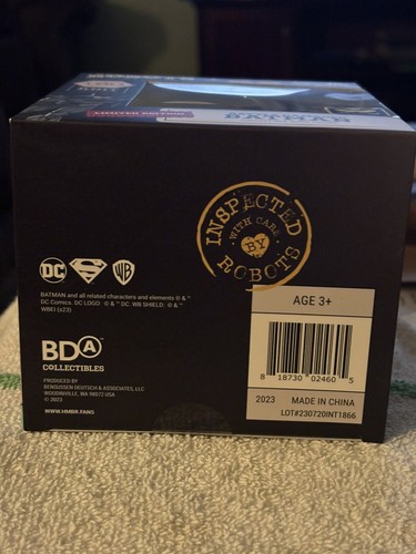 Battle Damaged Batman DC VINYL FIGURE #180 LIMITED EDITION - Handmade By Robots - Picture 7 of 7