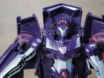 Hasbro Transformers Cyberverse Ultra Class - Figura Shadow Striker, Convertibile Robot E Auto