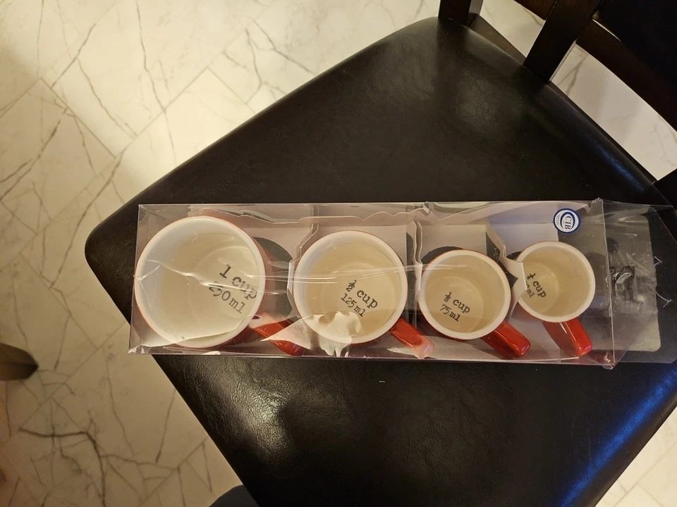 Tazas medidoras Core Camping rojas brillantes, tallas de copa también talla Ml Foto 2 de 4