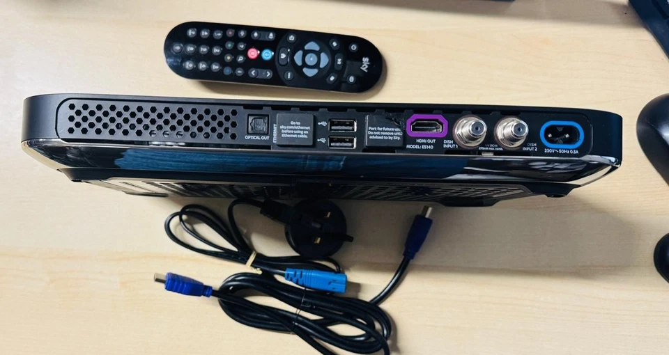Sky Q  ES140 TV Box  with remote Power Cable & HDMI  - Tested Working - Image 2 of 3