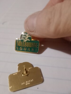 Melbourne Square Pin Green & Gold Tone