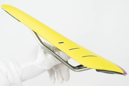 NOS FIZIK ARIONE R3 TEST YELLOW VINTAGE SADDLE SEAT RACING ROAD BICYCLE BIKE OLD - Picture 4 of 7