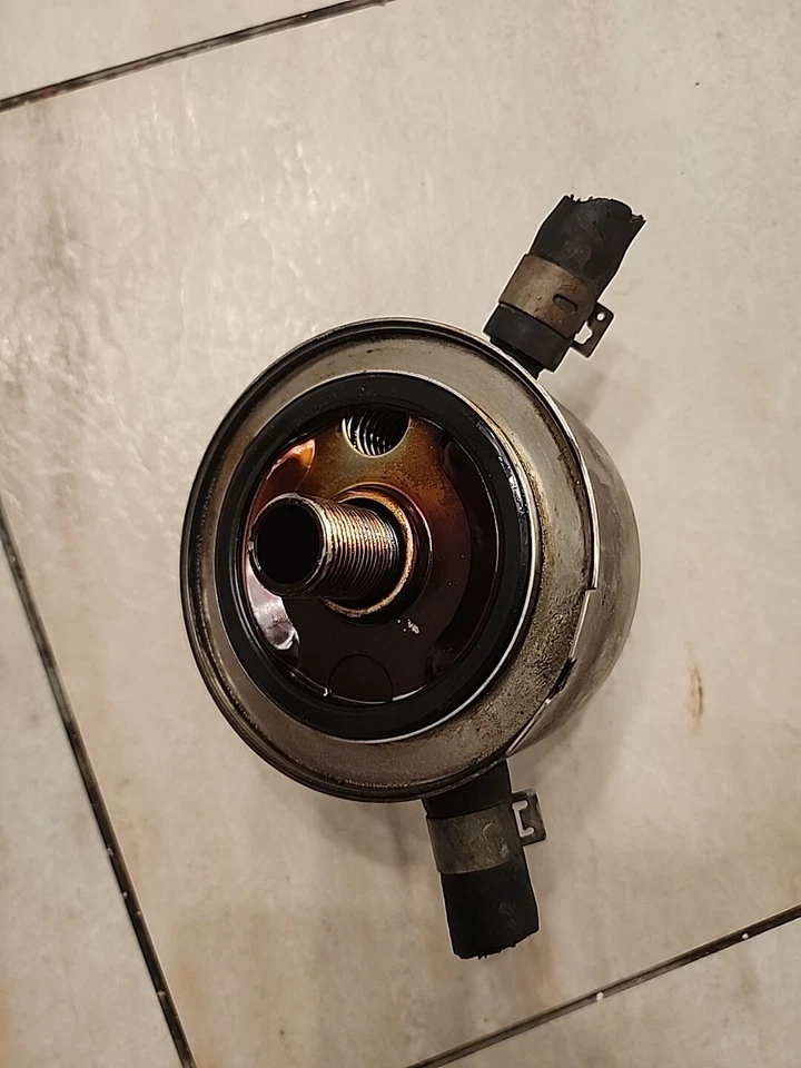 Enfriador de aceite de motor V6 Nissan Pathfinder Xterra Frontier 2005-2012 OEM 4,0 L Foto 3 de 4