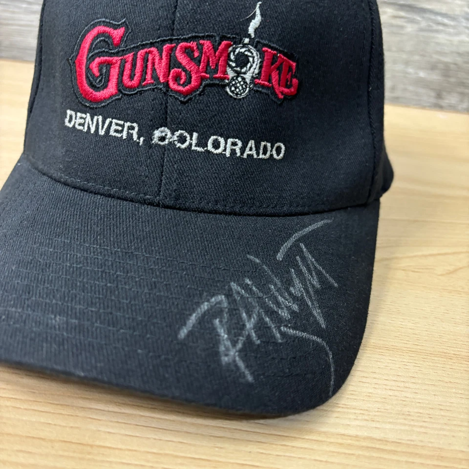 Gorra Gunsmoke ajustada S/M negra Flexfit Denver Colorado para hombre Foto 3 de 4