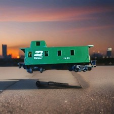 Bachmann HO Burlington Northern Wide Vision Caboose BN 11445