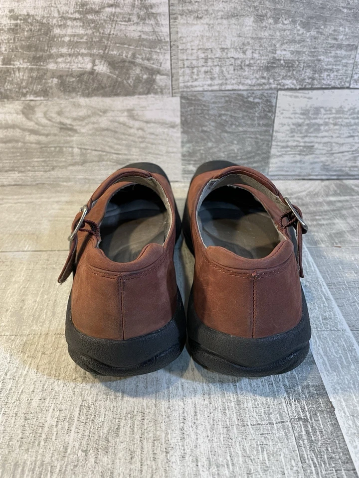 Keen Mary Jane Shoes Light Brown Nubuck Buckle Strap Size 6 Excellent Condition - Image 4 of 4