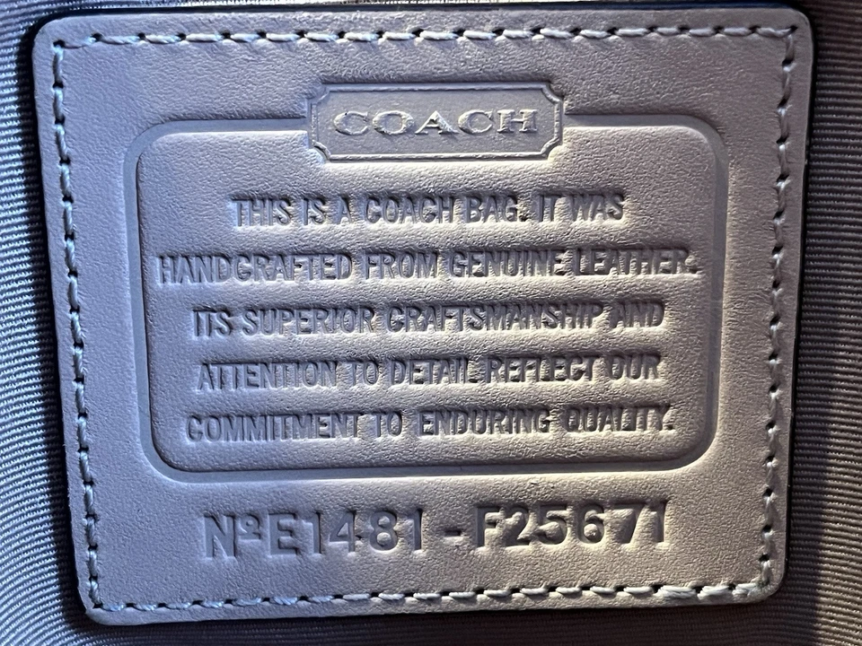 Bolso Coach Magenta Dome con correa desmontable Foto 4 de 4