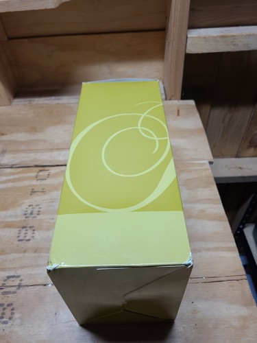 2006 Avon - Mrs. Albee Award figurine 9 1/2" tall Fast Shipping - Picture 9 of 12