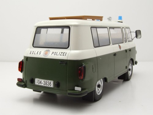 Barkas B 1000 Volkspolizei 1965 grün weiß Modellauto 1:18 MCG - Bild 2 von 9