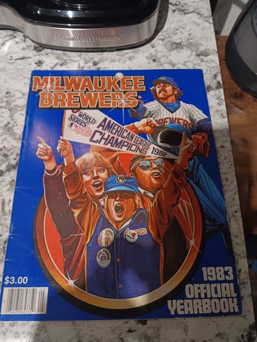 1983 Milwaukee Brewers Official Team Yearbook - Bild 1 von 4
