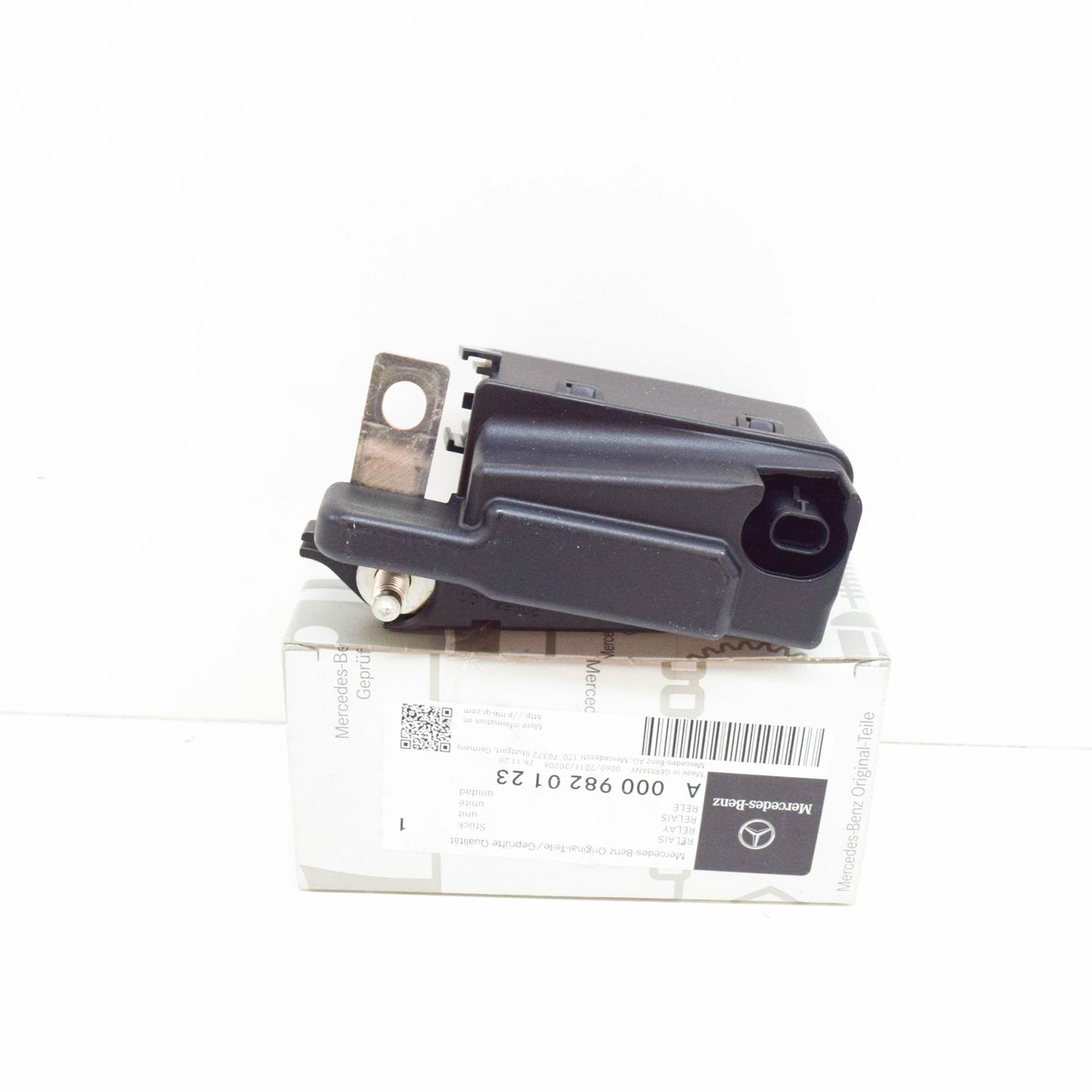 メル14588 Daimler Blade Battery Cable Access Module - A66-01831-002 - New