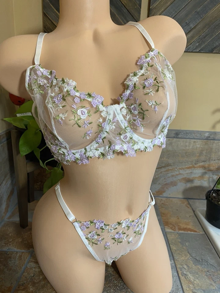 Delicado conjunto de lencería brazalete y tanga con aros de encaje floral púrpura XL NUEVO SIN ETIQUETAS Foto 3 de 4