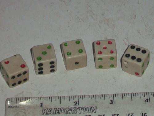 Seltenes Factory Set farbige Punkte gerade Seite Yahtzee Würfel. Schwarz, Grün & Rot - Bild 3 von 6