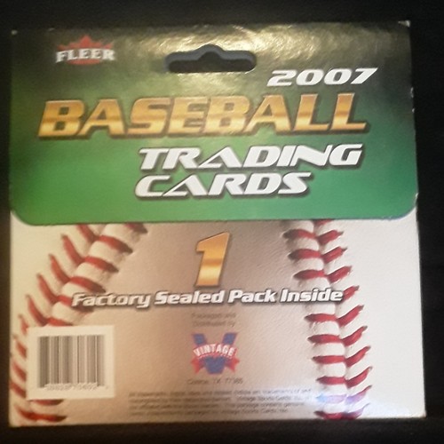 2007 FLEER MLB BASEBALL card Pack, 10 Factory Sealed Trading Cards New - Picture 3 of 3
