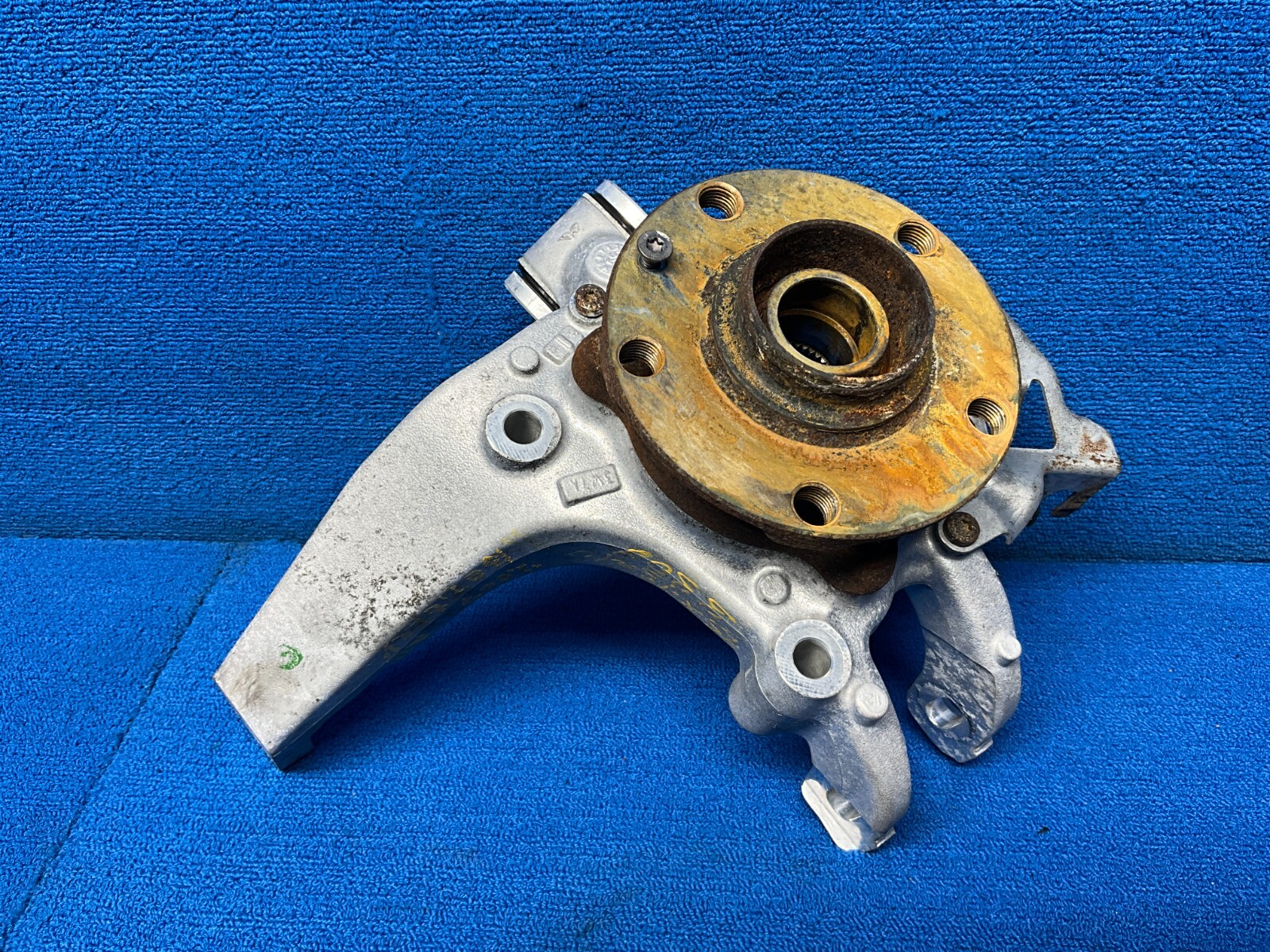 2006 - 2012 BENTLEY CONTINENTAL GTC REAR LEFT SPINDLE KNUCKLE OEM