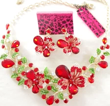 BETSEY JOHNSON RED RHINESTONE FLORAL NECKLACE & FLOWER DROP DANGLE EARRINGS SET