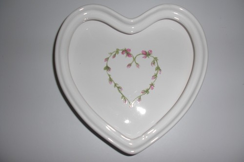Wade England Heart-Shape Rose on Rose Lidded Vanity/Trinket Box - MAKE OFFER! - Picture 2 of 10
