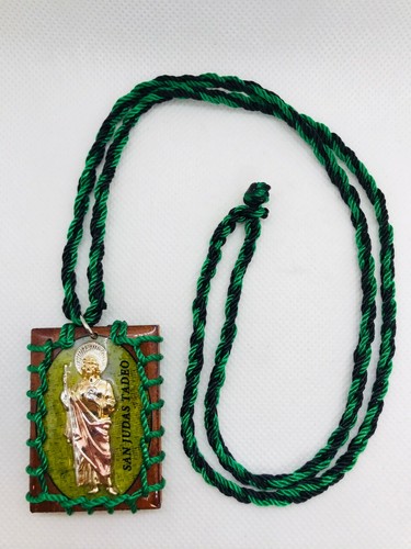 Escapulario San Judas Verde/Negro 2 en 1 Imagen y oro laminado collar de hilo - Picture 2 of 9