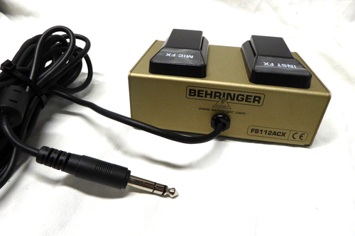 Interrupteur à pied, pédale - Behringer FS112ACX - MIC FX + INST FX - État neuf (S4) - Photo 3/5