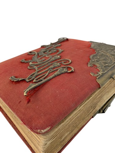 Antique Victorian Red Cloth & Brass Photo Album 33 Family Photos 8728 - Picture 1 of 24