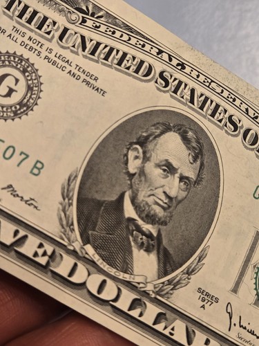 Series 1977 A $5.00 Five Dollar Bill Federal Reserve Note FRN CHICAGO, Illinois - Picture 11 of 24