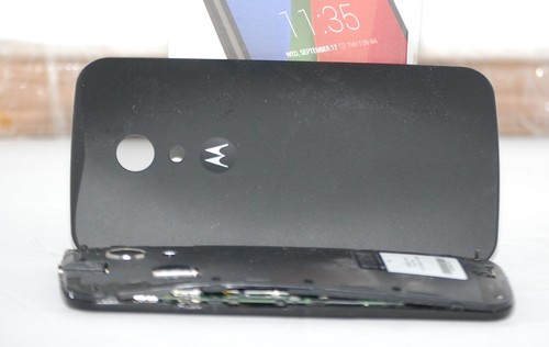 Motorola Model XT1064 cell phone For parts only.