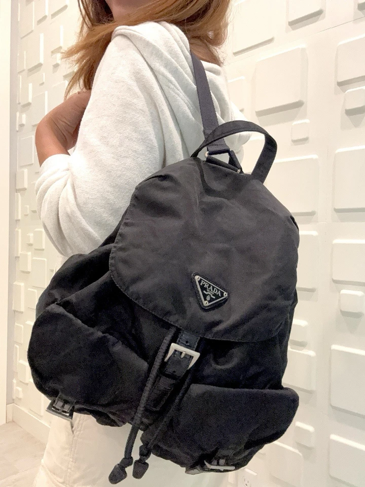 Auténtico bolso mochila pequeña de nailon negro PRADA Foto 4 de 4
