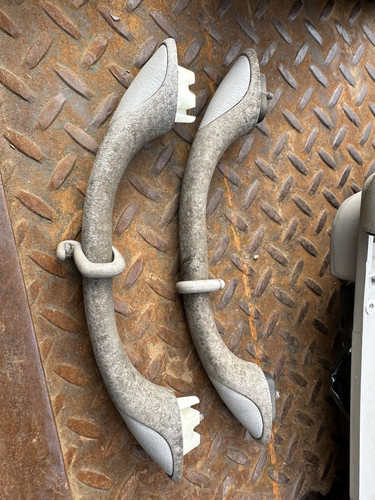 1991 Toyota Previa Van Rear Grab Handles Left & Right With Metric Mount Hardware - Foto 1 di 5