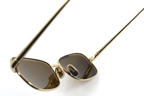 ¡NUEVO! GAFAS DE SOL AUTÉNTICAS UNISEX ESPEJO GPLD MARRÓN DORADO 32G LOEWE LW40159U - Imagen 10 de 11