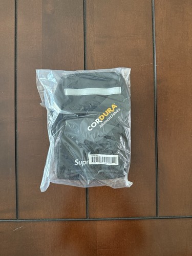 Supreme FW24 Camera Bag - Picture 2 of 6