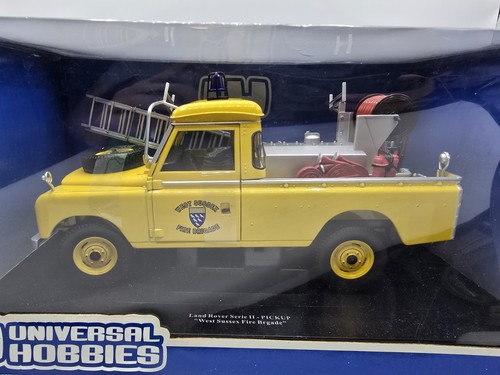 Modellino auto Universal Hobbies scala 1/18 4414 - Land Rover Serie II pick up - NUOVO - Foto 2 di 8