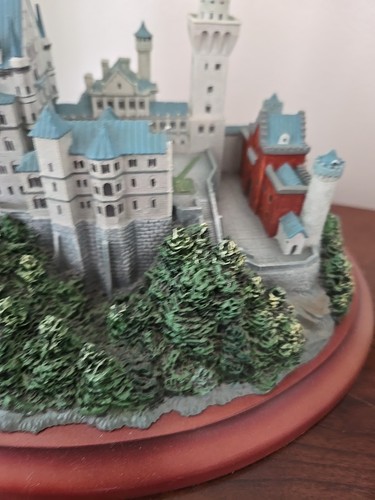 LENOX Great Castles of the World NEUSCHWANSTEIN 1994 Wood Base See Description - Bild 7 von 9