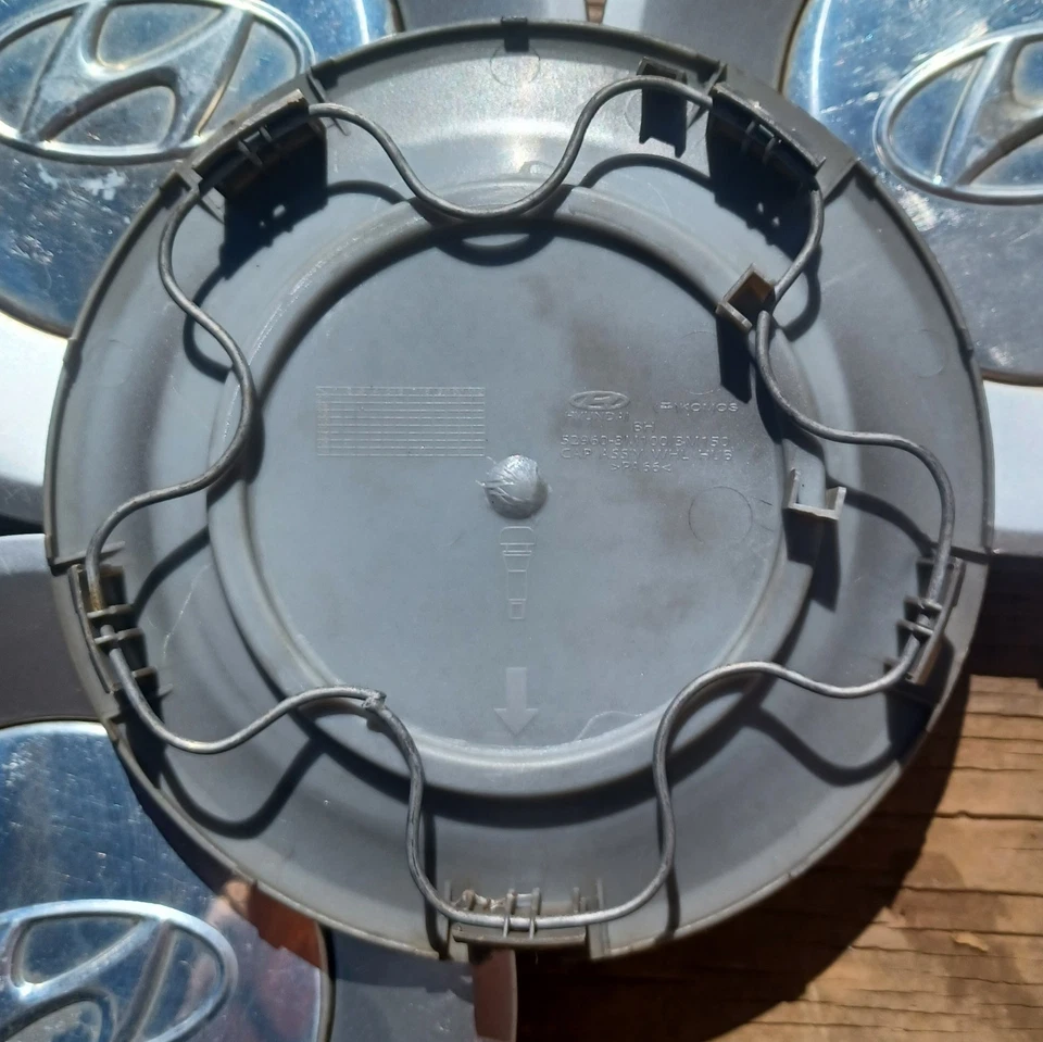 现代 Genesis 中心盖 4 件套,2009 - 2012 年零件编号 52960 3M150 罕见! — 第 3/3 张图片