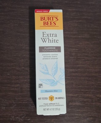 Burts Bees Extra White Fluoride Toothpaste Mountain Mint 4.7 Oz (Pack of 1)