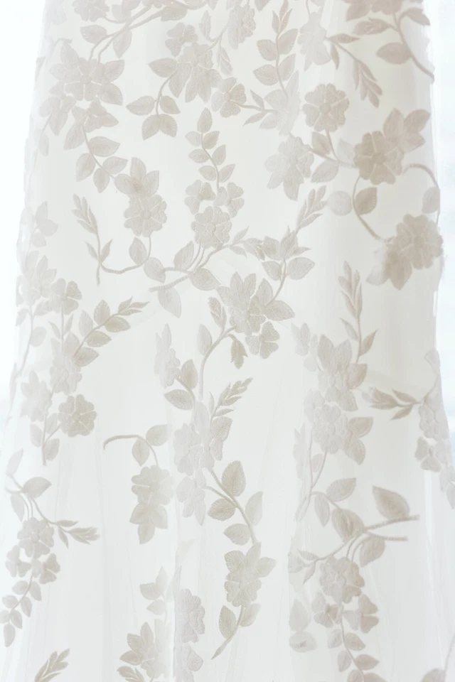 Blue by Enzoani Milan Wedding Dress Size 8 Petite Color: Ivory/Ivory/Ivory White - Image 4 of 4