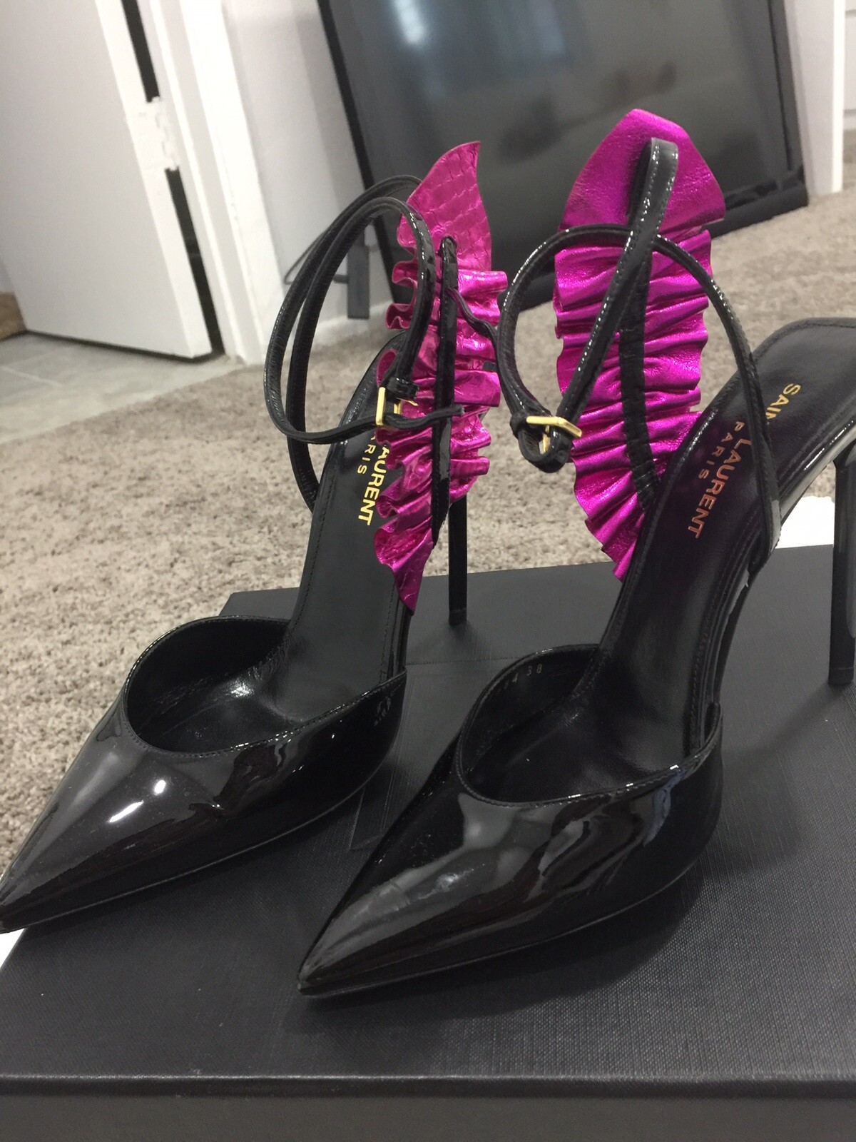 Yves Saint Laurent YSL Patent Calfskin Ayers Edie Heel Size 38 Black Fuschia