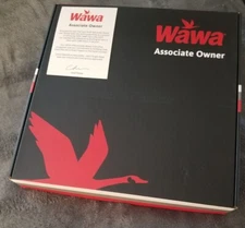  New Wawa Employee Only  Associate Owners Ladies 3 Pocket/Lined /Zippered Vest .