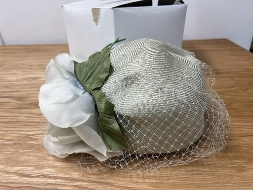 Vintage Don Anderson Beige Hat with Flowers Netting Web Derby Church Hat 70s 80s - Picture 2 of 7