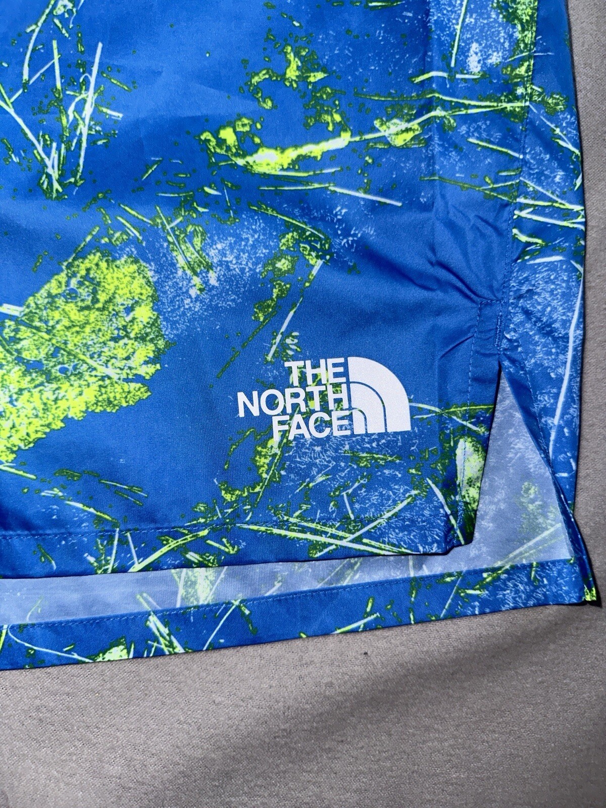 North Face Shorts Mens XXL Limitless Run Wander Blue Supersonic Valley Print- 38 thumbnail 3