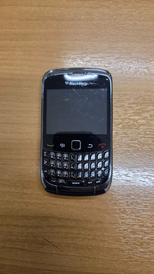 DE COLECCIÓN COLECCIONISTAS RARO BLACKBERRY 9300 CURVA FUNCIONANDO CON CAJA USADO SIN BATERÍA Foto 2 de 4